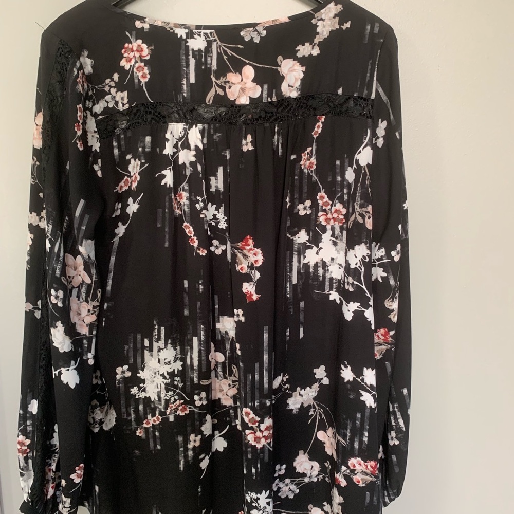 Long sleeve blouse with floral